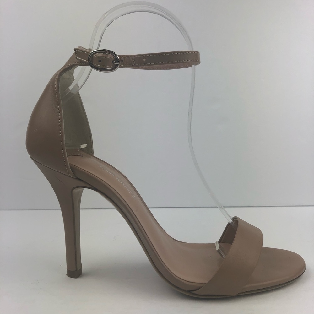 NWOT Tony Bianco Lovinia Nude Sandal Size 7